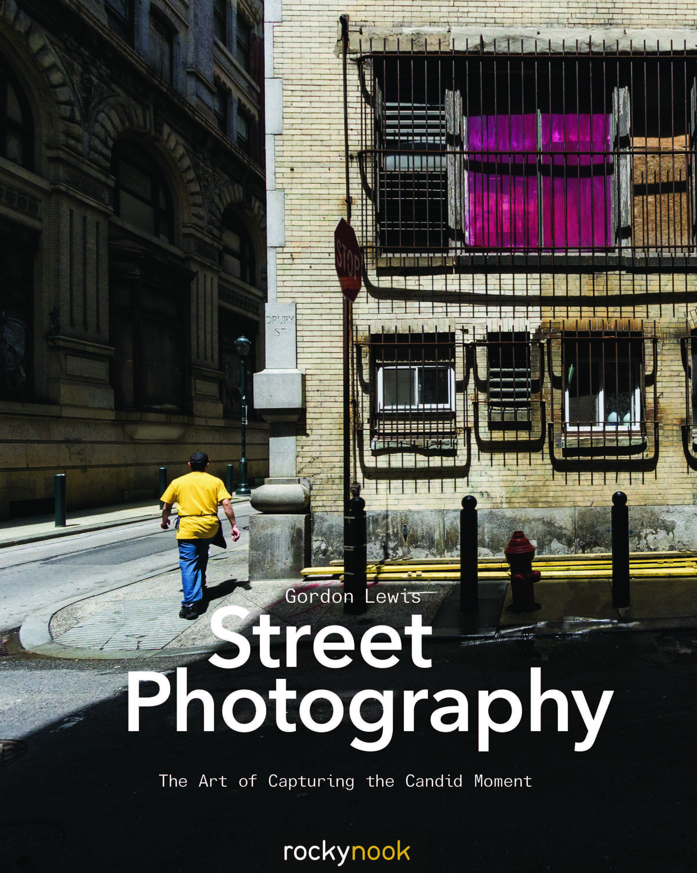 Street Photography: The Art of Capturing the Candid Moment