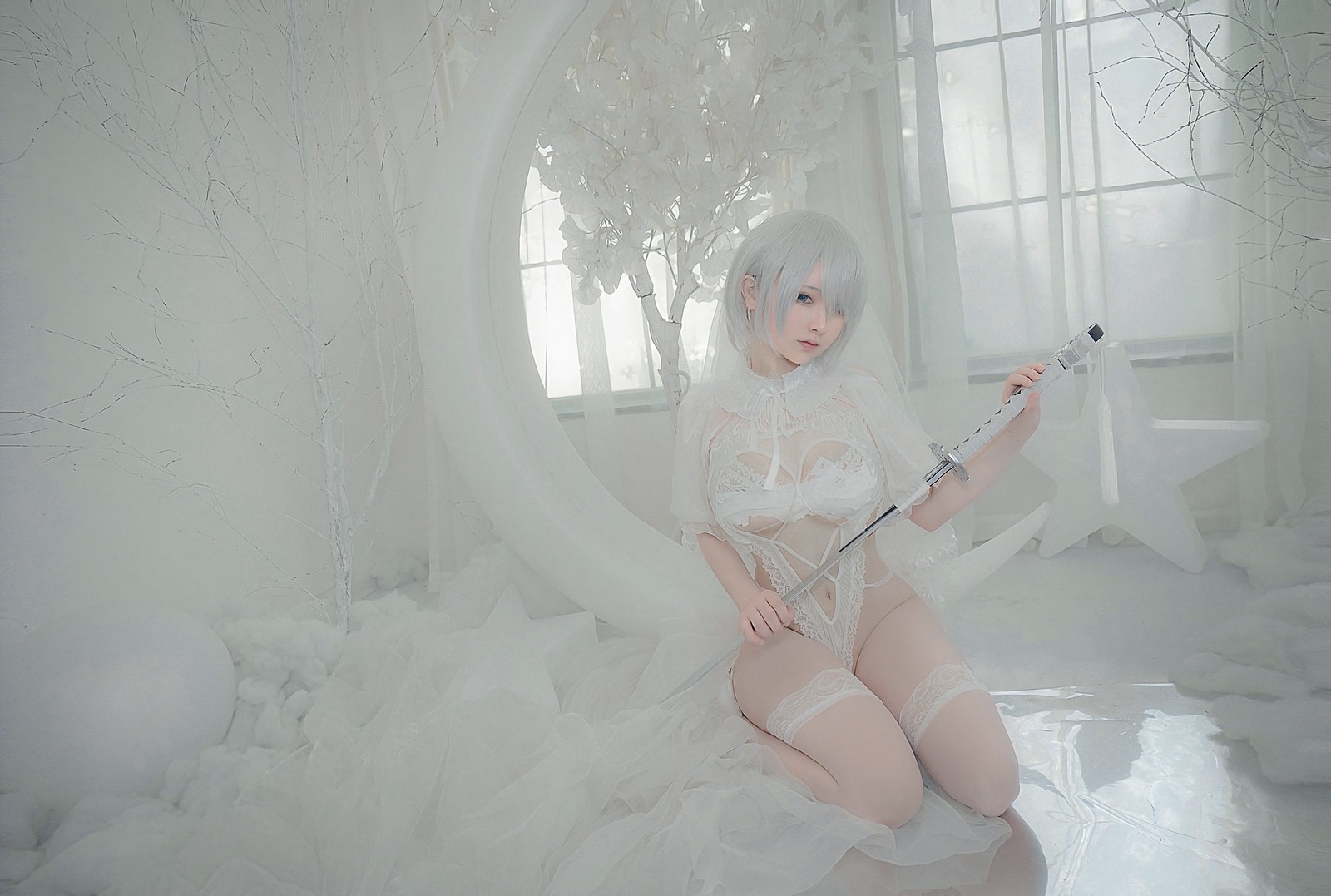 樱梨梨 2B 白花嫁 Cosplay 写真合集｜Nier Automata 高清图集（24P｜194MB）插图3