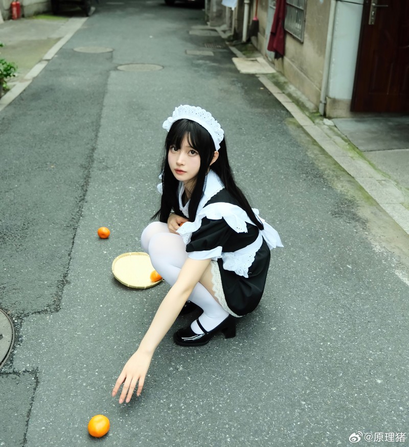 白莉爱吃巧克力 深巷女仆 Cosplay 写真【11P｜487MB】插图3