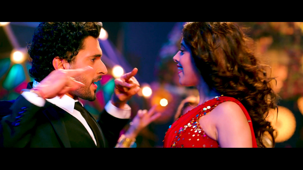 Nushrat Bharucha Hot Song From Sonu Ke Titu Ki Sweety 2018 4k.mp4_snapshot_01.08_[2021.01.11_00.35.2