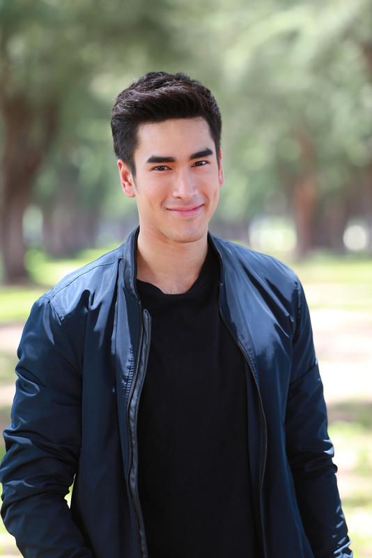 ณเดชน์คูกิมิยะ