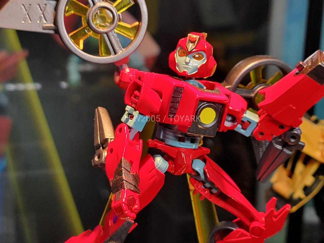 Transformers-EarthSpark-Toys-Reveal-04