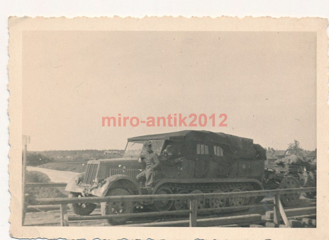 Foto, Blick auf eine Halbkette, Geschützzug