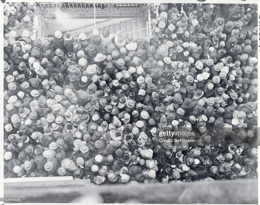november 11th 1925 diplomats at war memorial shanghai on v0 czbouiz7ll0g1
