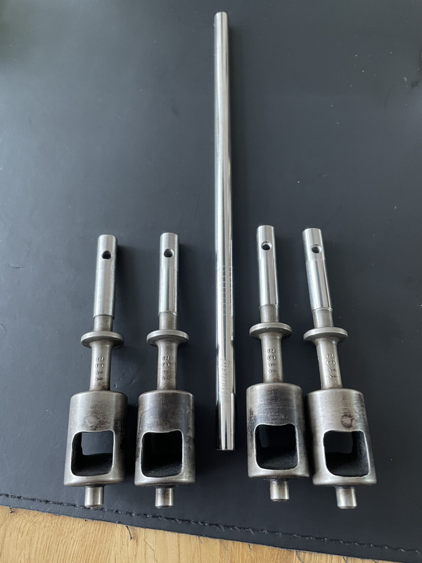 D61EB0AC-1EA8-475D-BC70-E6778D90F3C6