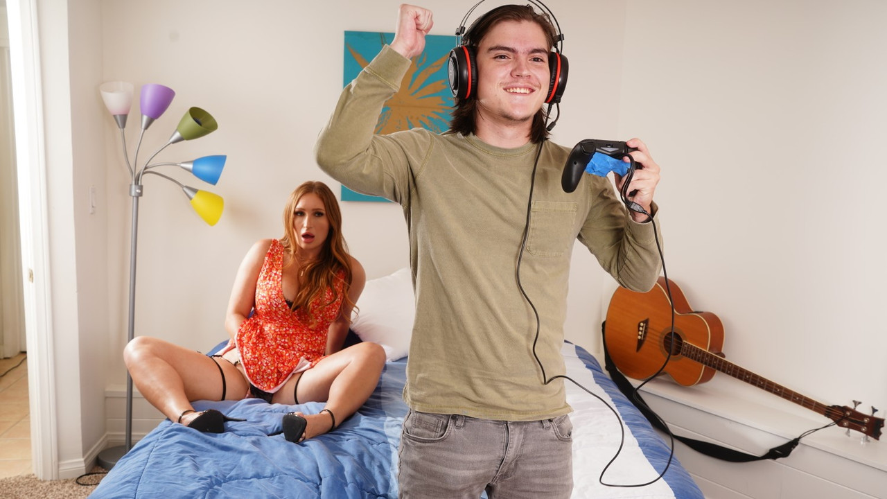 OopsFamily 24 11 15 Skylar Snow The Motherfucker