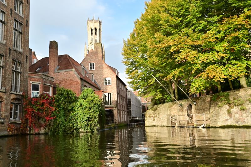 Otoño en Flandes - Blogs de Belgica - Día 3 (I): Amanecer en Brujas y paseo en barca por el canal. (9)