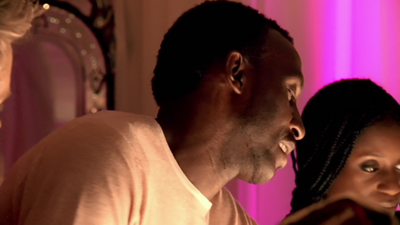 Hustle (2004) S03 (1080p AMZN Webrip x265 10bit EAC3 2.0 - WEM) [TAoE]