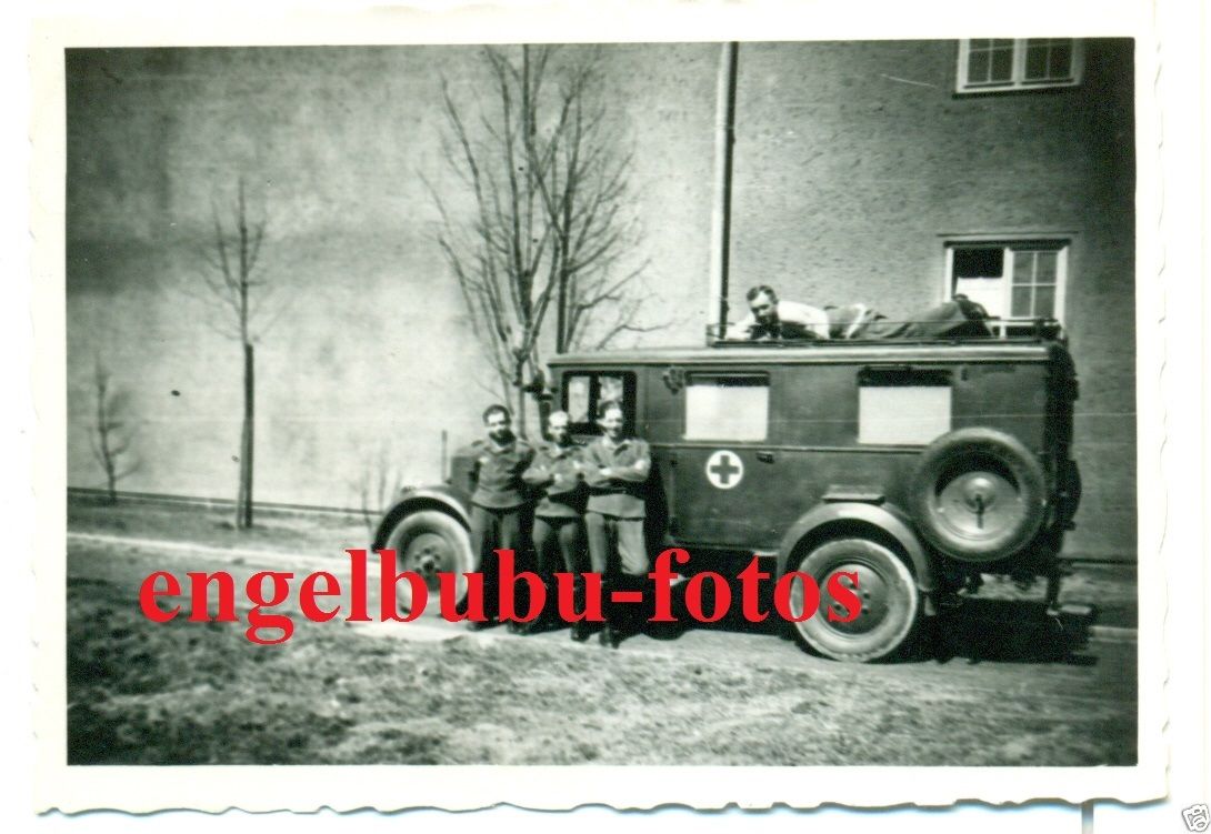 SANITÄTSWAGEN - Sehr Seltener LKW mit Roten Kreu