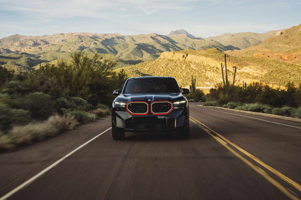 P90499806_highRes_the-bmw-xm-label-red