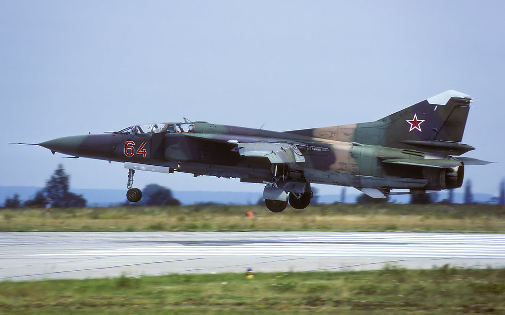 296 IAP Mig-23UB 64 Red_19005094 (3)