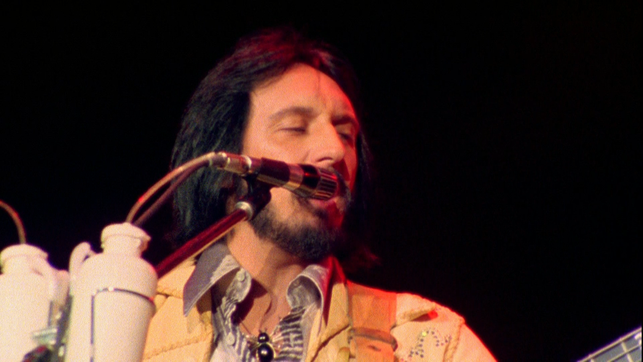 The.Who.At.Kilburn.1997.2009.1080i.MBluRay.REMUX.AVC.DTS-HD.MA.5