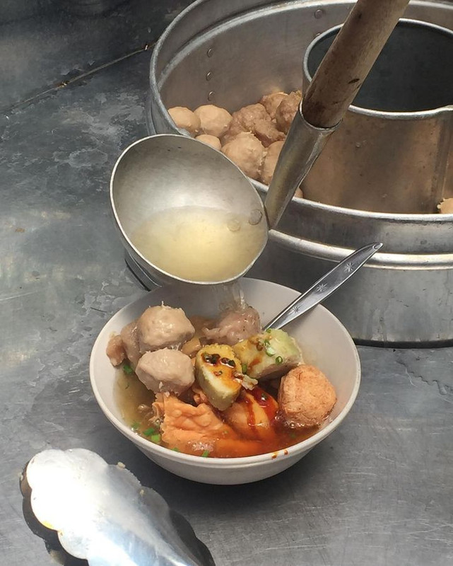 Bakso President, tempat makan siang enak dekat Universitas Brawijaya Malang.