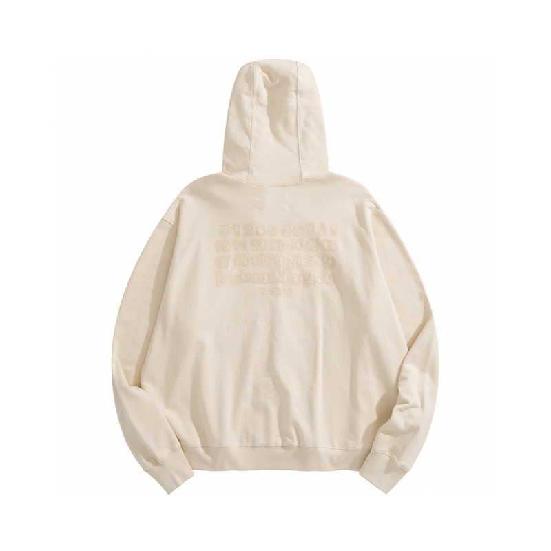 2025-10-18-23-39-IMG-8680