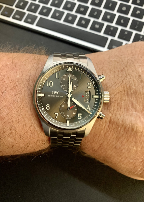 61BFDB4A-681B-4BCF-900A-E489399F4407