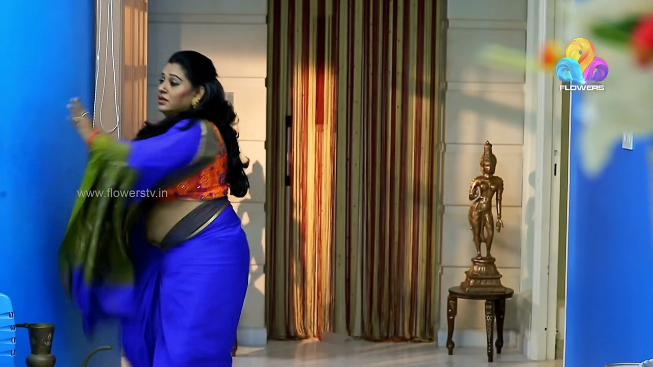 Beena Antony Navel Slips.mkv_snapshot_00.06.109
