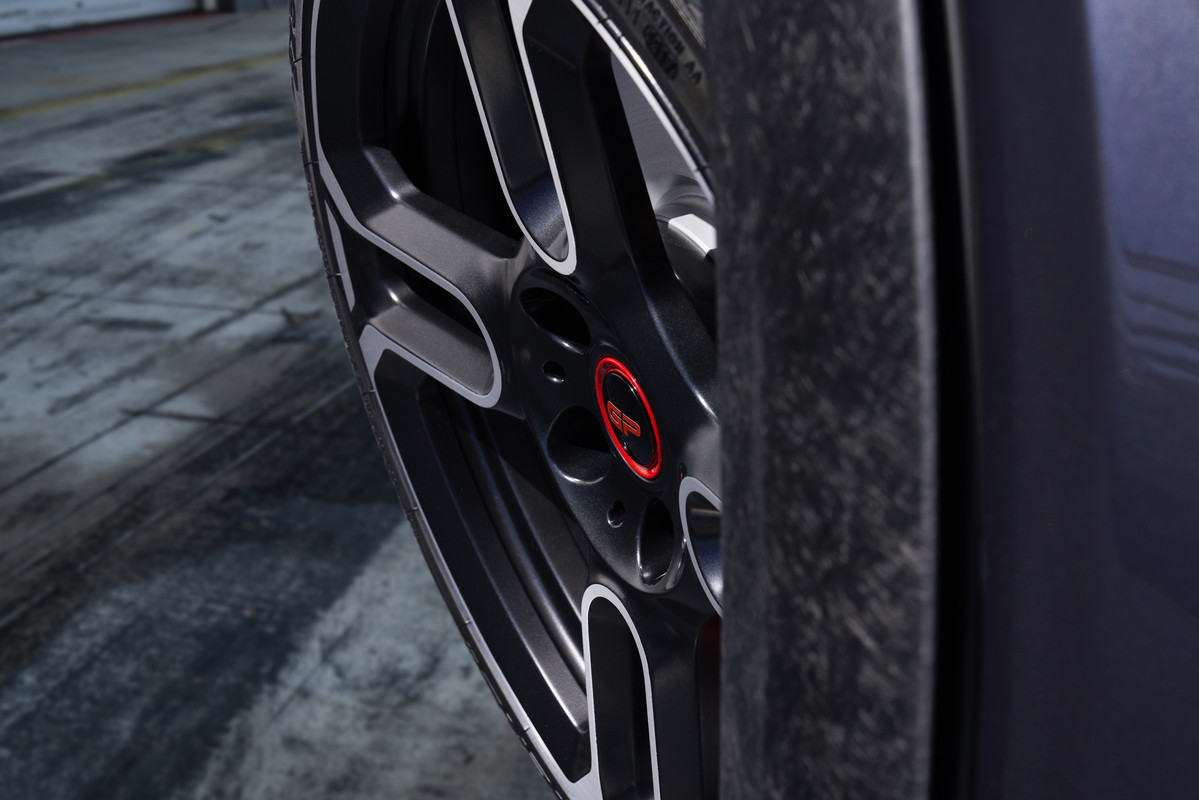 P90336211_highRes_mini-john-cooper-wor