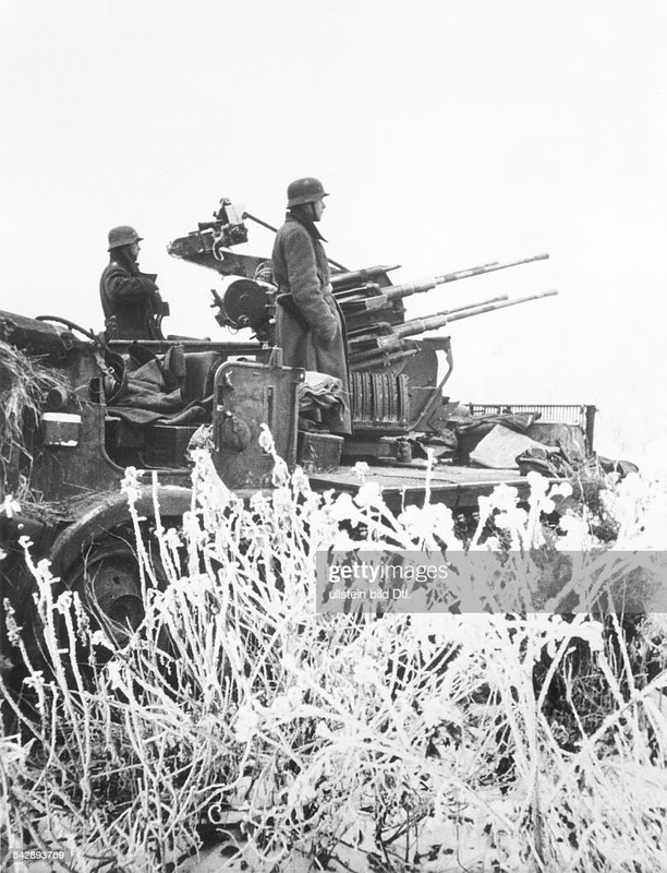 2cm self propelled anti-aircraft-guns (quadruplets) End of 1941.