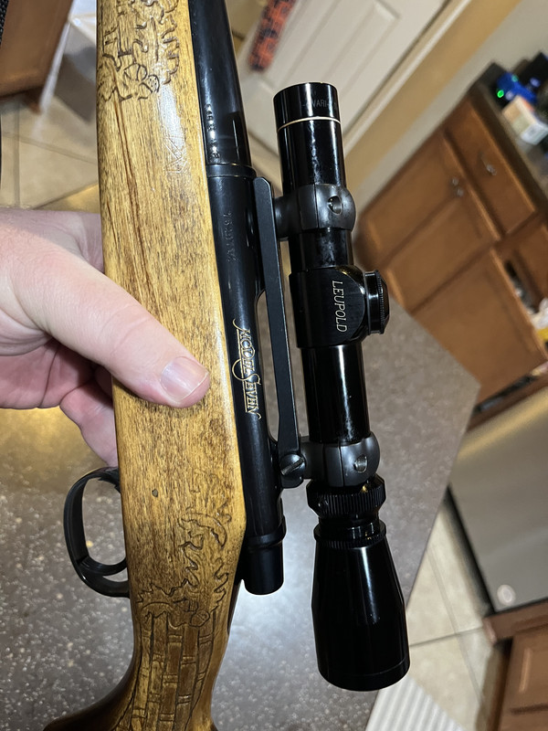 70B3939E 4B13 4F6D 80F2 40615EF32766