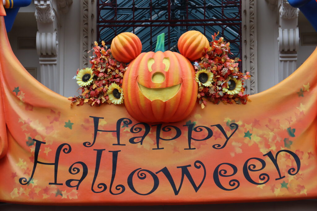 [Image: Disneyland-Paris-Halloween-Fall-2019-Wal...24x683.jpg]