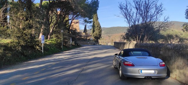 Dans les Gorges de ( Linda Lovelace ? ) Lourmarin