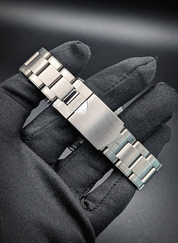 PXL 20260305 030739546 PORTRAIT ORIGINAL