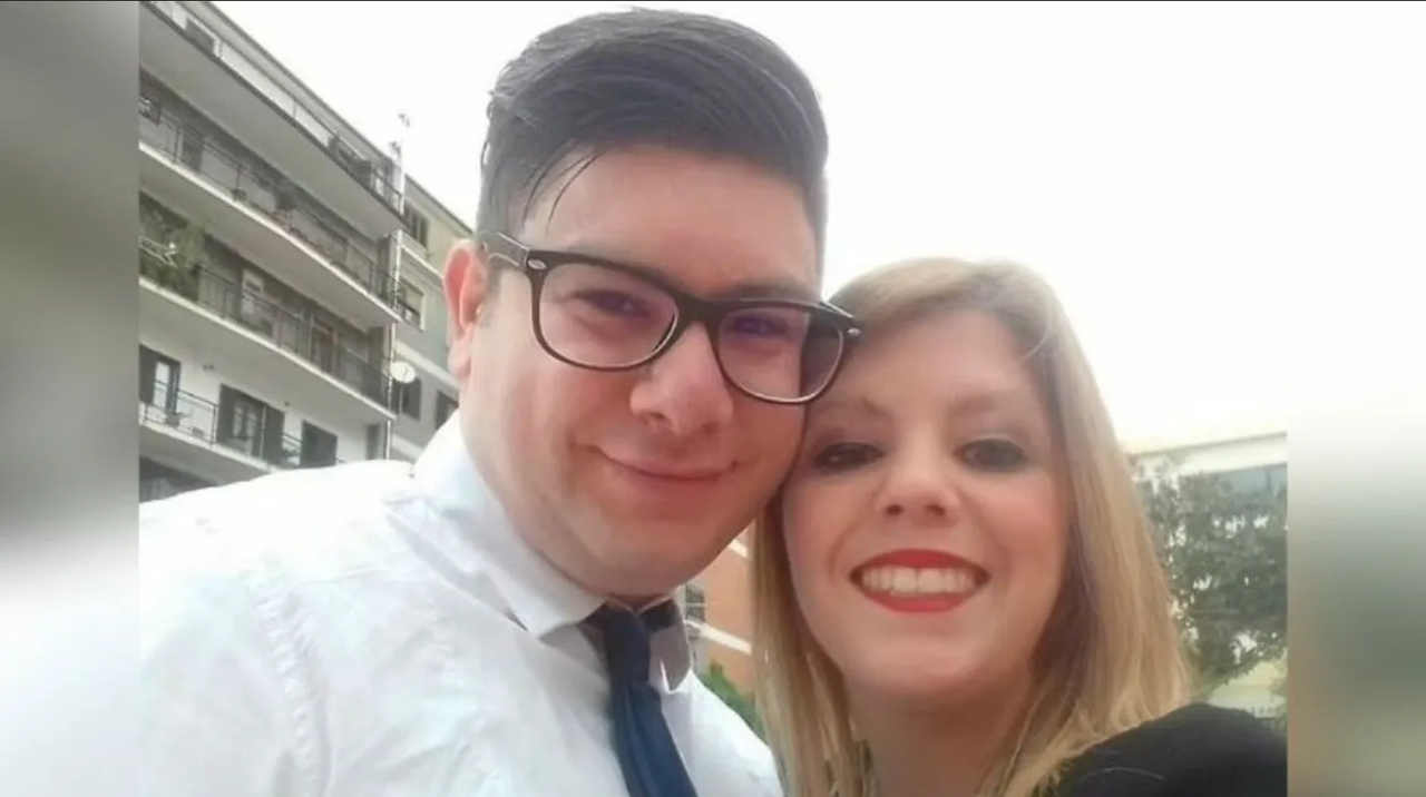Tragedia familiar: Fallece hombre en pleno vuelo; su esposa embarazada se encontraba a bordo