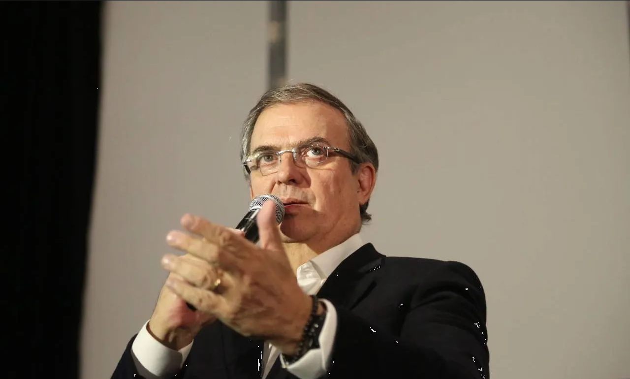 Ebrard rechaza a MC; no se registra como precandidato presidencial