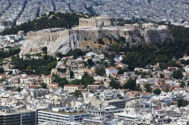 Famous-Landmarks-Distance-Looks-14