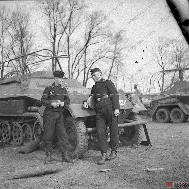foto ostfront Spähpanzer SD KFZ 251