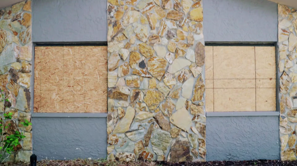[Image: Zombie-House-Flipping-S06-E06-1080p-HEVC-x265.png]
