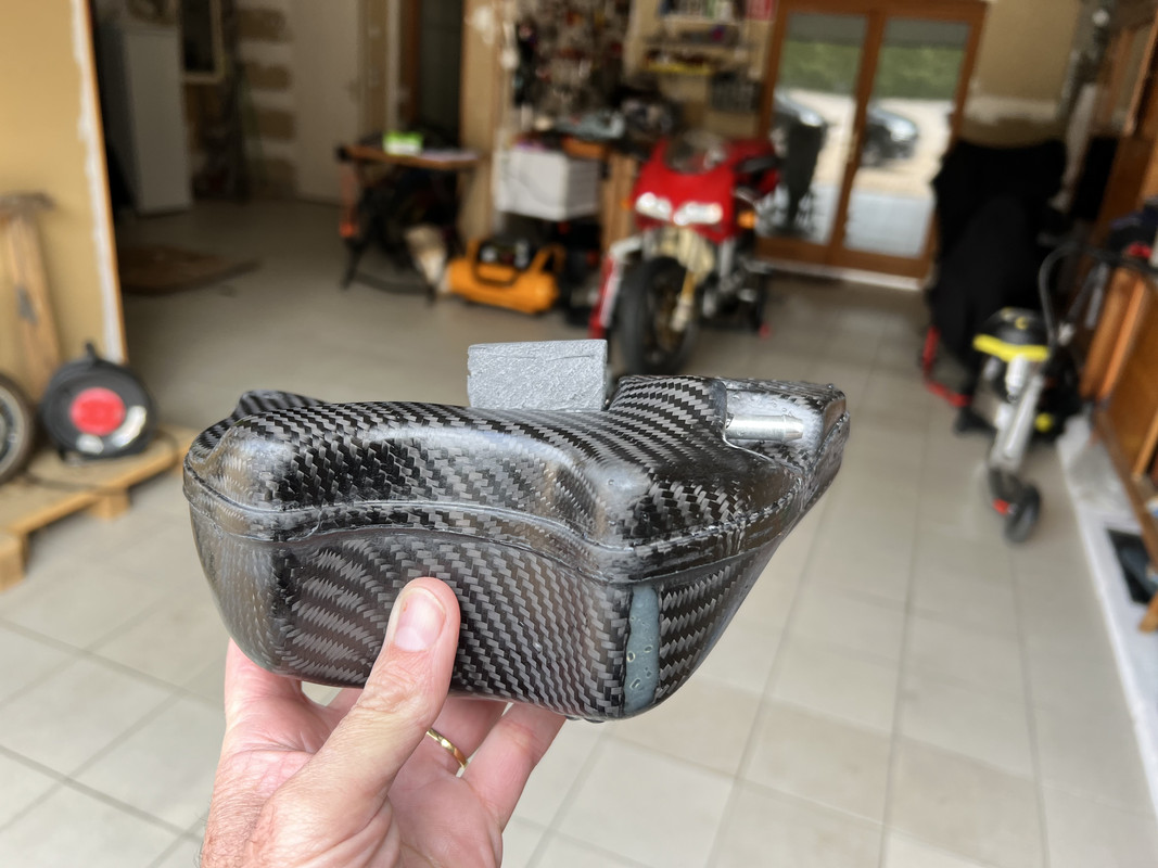 000A392C-D051-41A7-8094-77F89DFEF78F