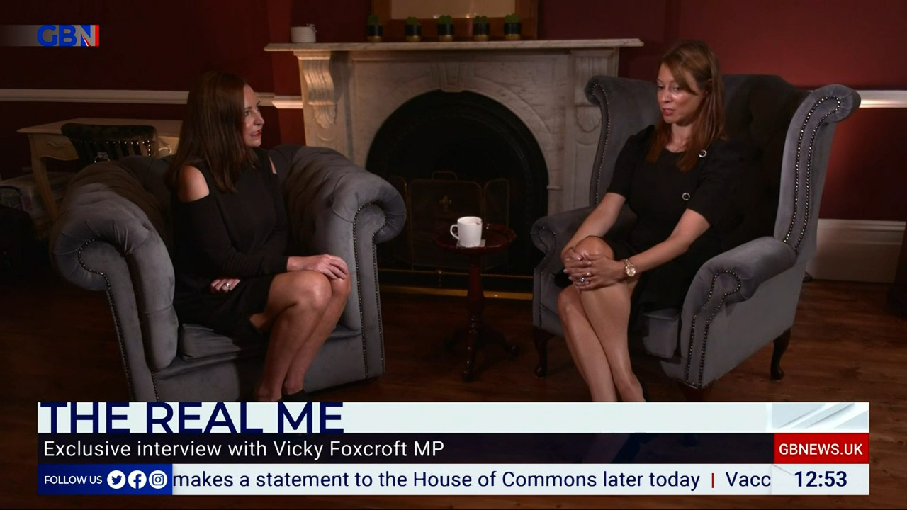 09.06 - 12.00.00 - The Briefing Lunchtime with Gloria De Piero. Your ....ts_snapshot_54.36.778