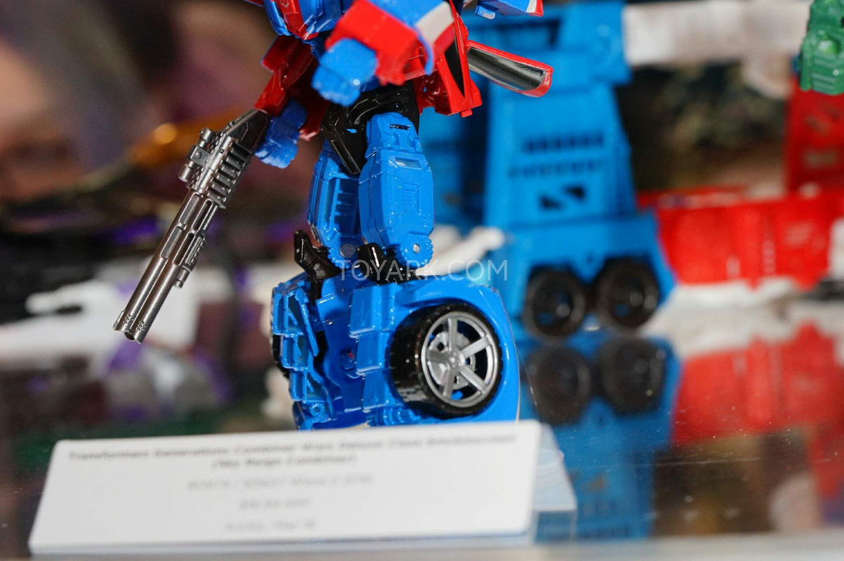 SDCC2015-Hasbro-Transformers-Combiner-Wars-052