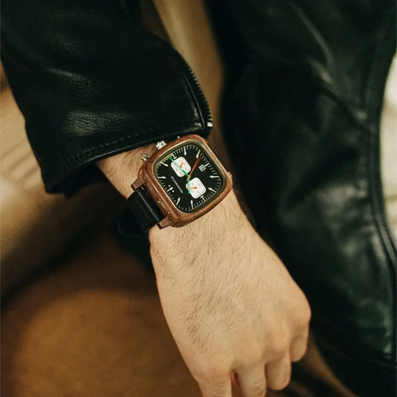 Midnight Drive WoodWatch – regalo elegante per la pensione con design retrò e legno di noce