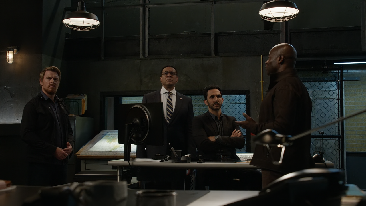 The.Blacklist.S09E05.Benjamin.T.Okara.1080p.10bit.AMZN.WEB-DL.DDP5.1.HEVC-Vyndros.mkv_snapshot_04.30