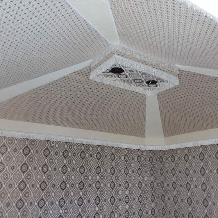 بيت شعر مع أرضيات رخامية