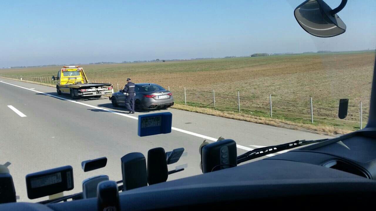 2B37DDBD-7D41-4863-8068-0749A65D4E6A