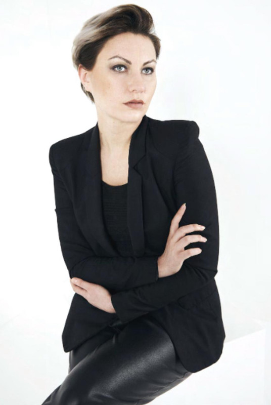 Viktoria,
CEO of dripManufact