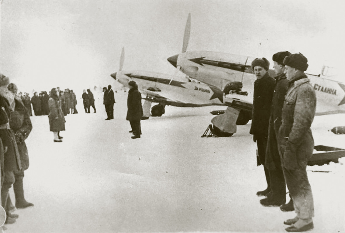 Mikoyan-Gurevich-MiG-3-172IAP-at-Moscow-Khodinka-23rd-Feb-1942-02