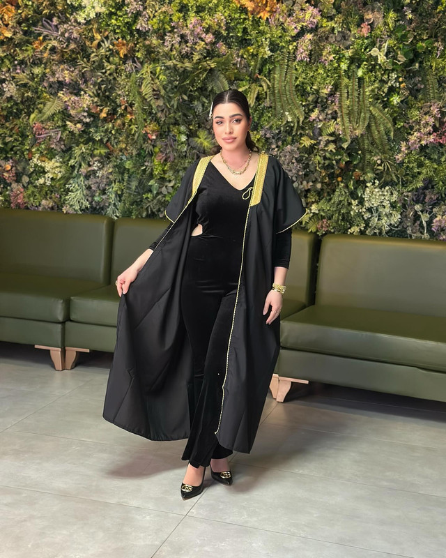 صور إليسا أندونيان فضيحة 2026 - مشاهد ساخنة | إليسا أندونيان 2025! Elissaandonian-1756229238711