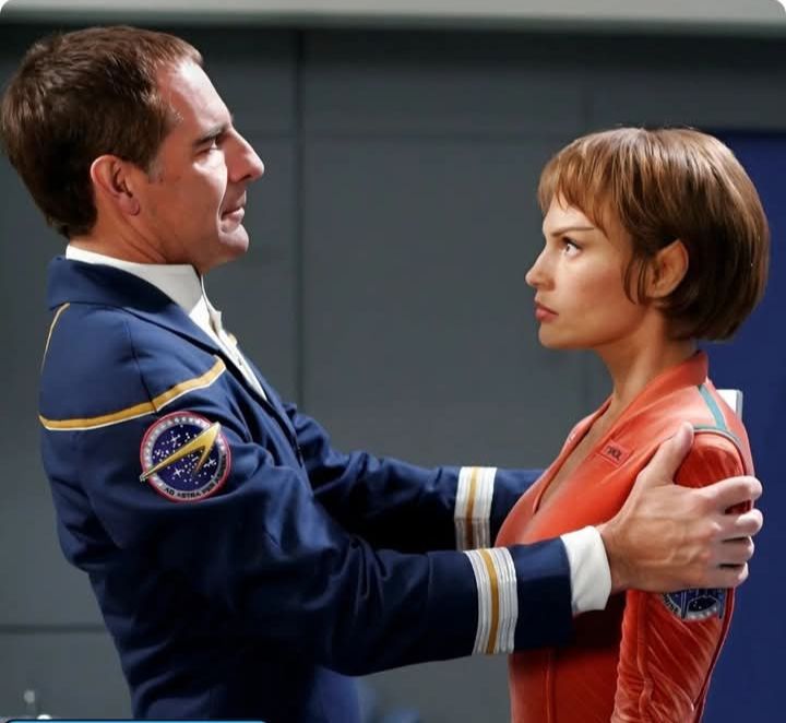 Captain-Archer-and-T-039-Pol-at-the-Federation-Charter-Signing-Ceremony-(2161).jpg