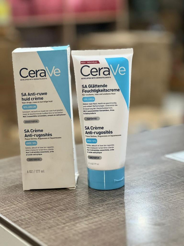 Cera ve SA SMOOTHING , Moisturizing Cream For Dry, Rough and Uneven skin .