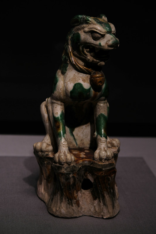 Fierce Chinese lion statue