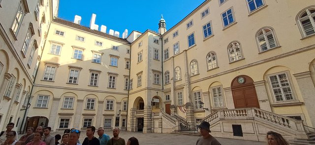 Viena: La ciudad de la música, de las artes y de los sueños - Blogs de Austria - Dia 1: Museo Sisí, biblioteca nacional, Opera y Free tour (55)