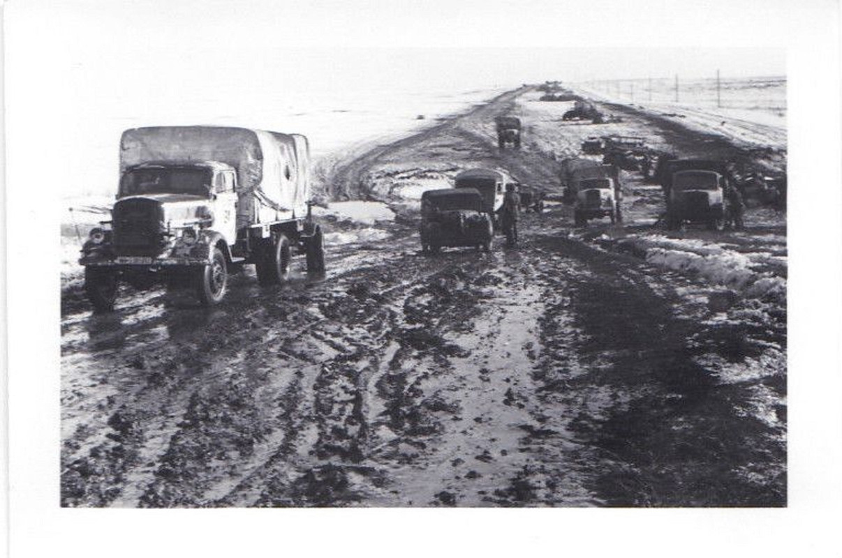 FOTOS 2WK Kameraden Technik Lastkraftwagen Deuts