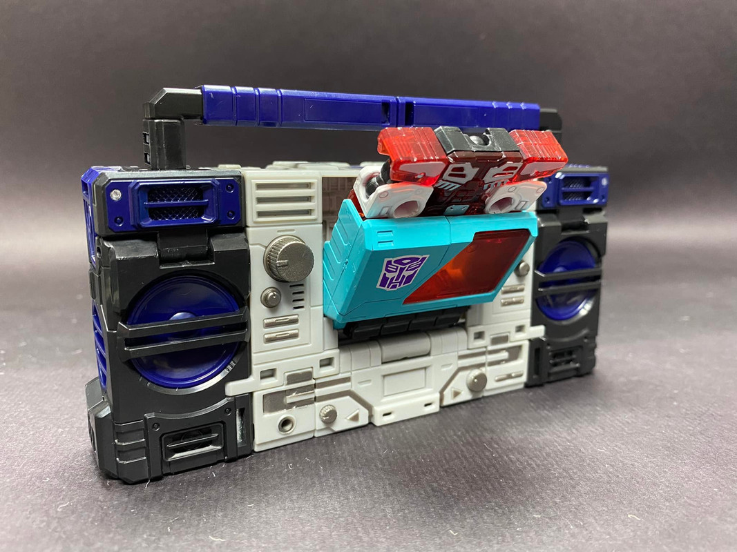 Shattered-Glass-Blaster-15