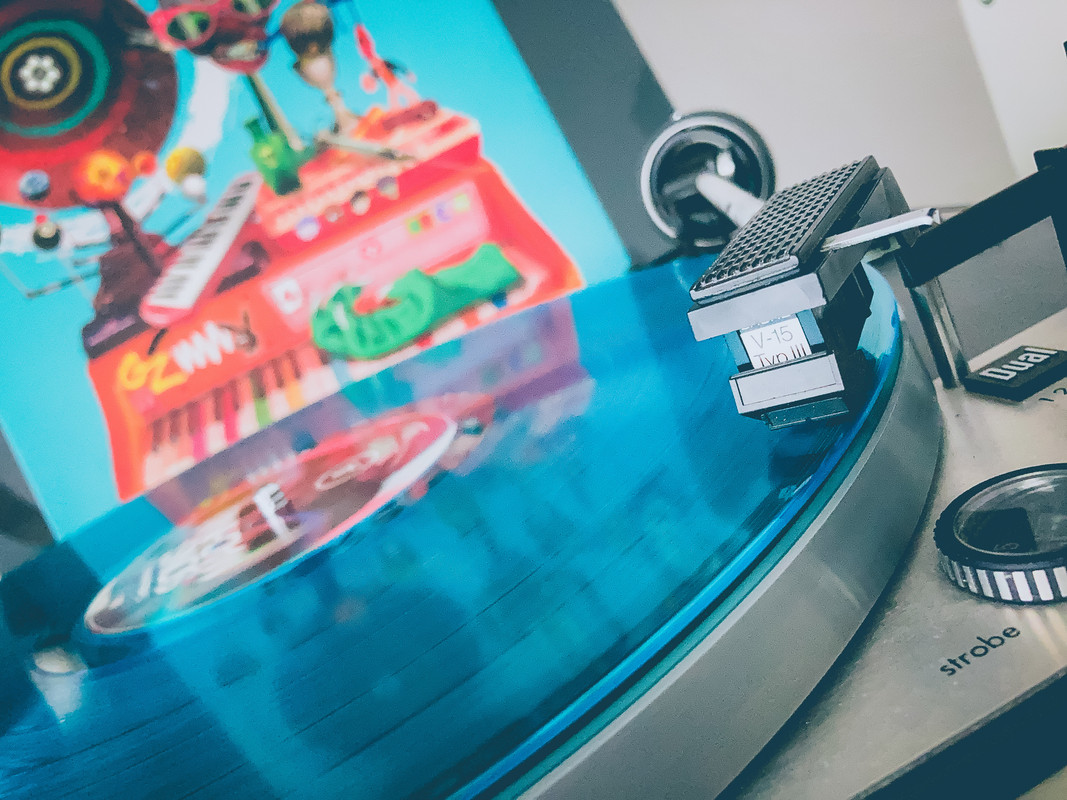 Song Machine Season One - Strange Timez (Amazon Exclusive Blue Vinyl) auf Dual 1229 mit Shure V-15 I