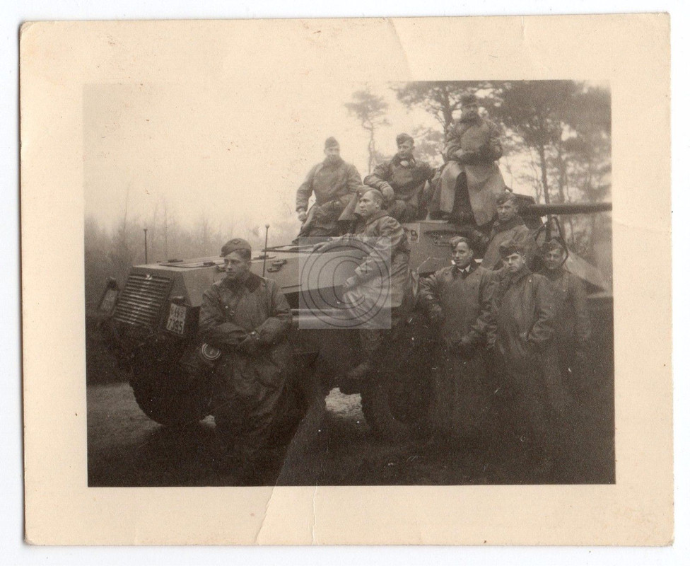 Elite Soldaten Ärmeladler posieren bei ihrem SdK