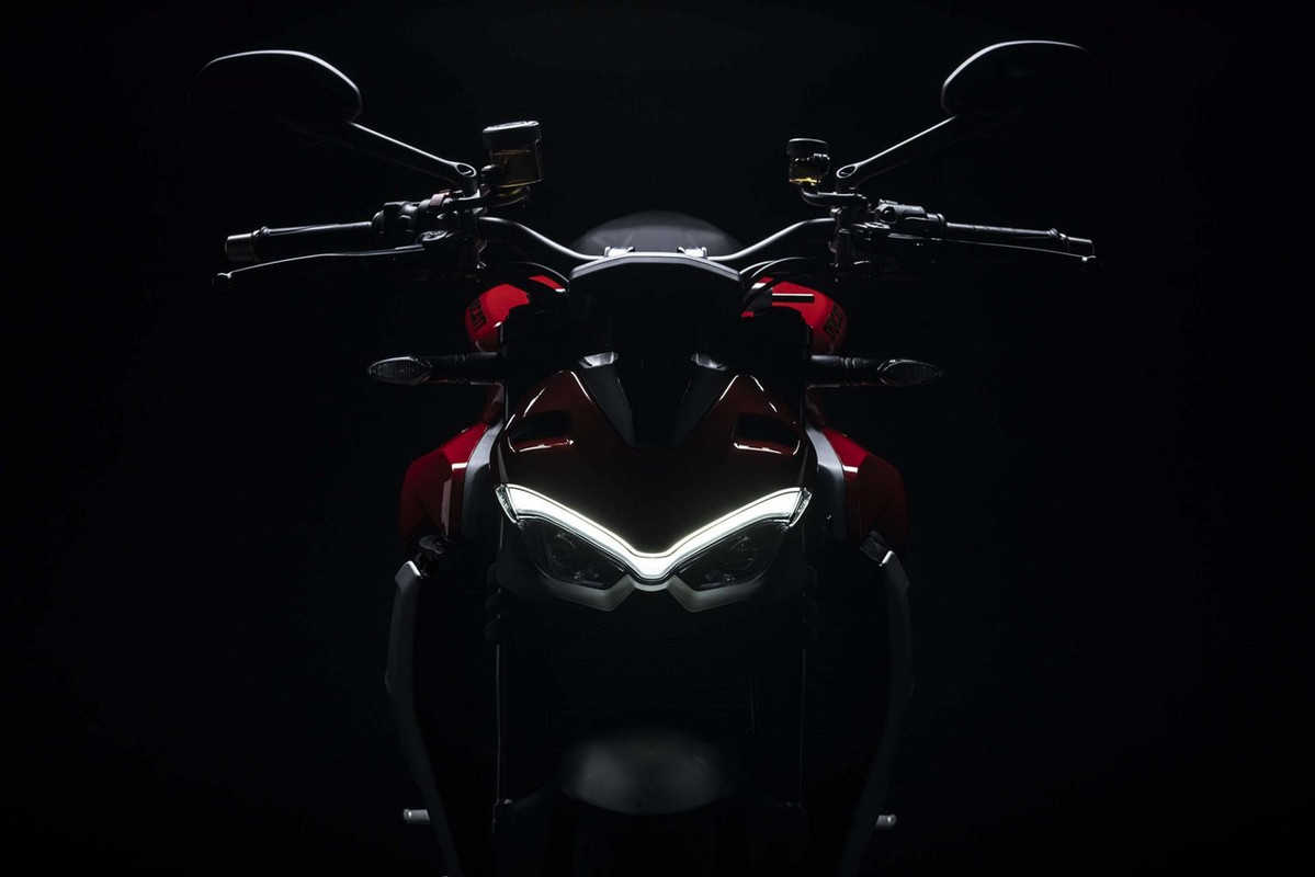 Новый мотоцикл Ducati Streetfighter V2 2022